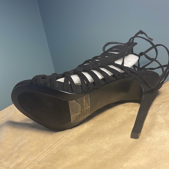 ShoeDazzle Kaleena Heel - Picture 7 of 11